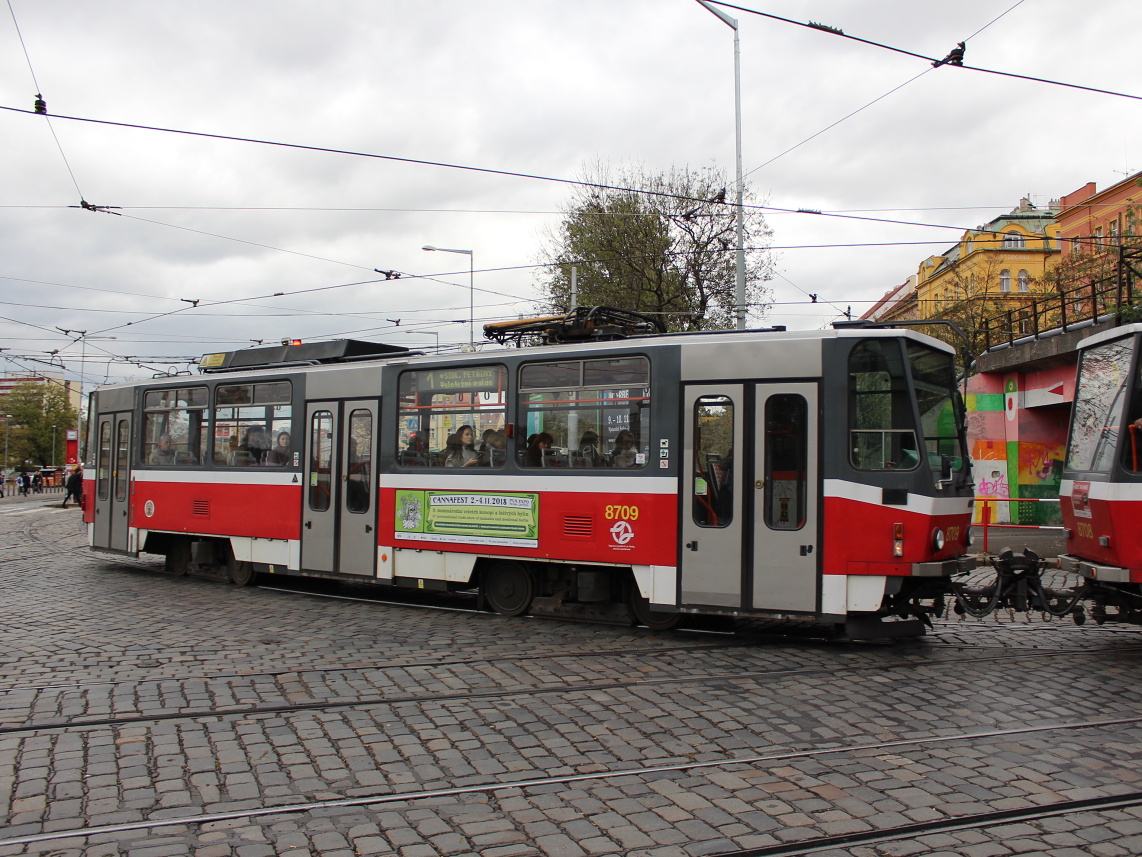 Прага, Tatra T6A5 № 8709
