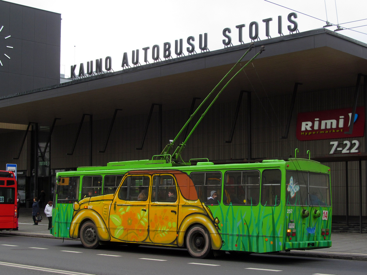 Каунас, Škoda 14Tr02 № 257