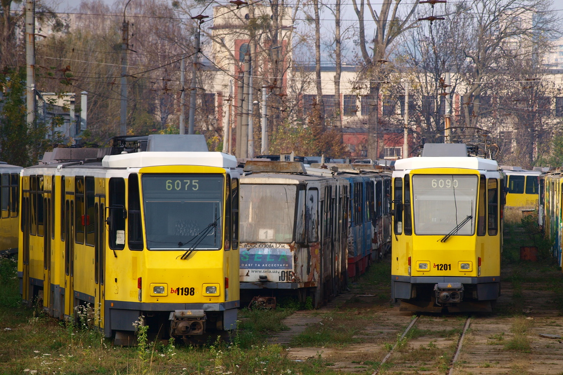 Львов, Tatra KT4DM № 1198; Львов, Tatra KT4DM № 1201
