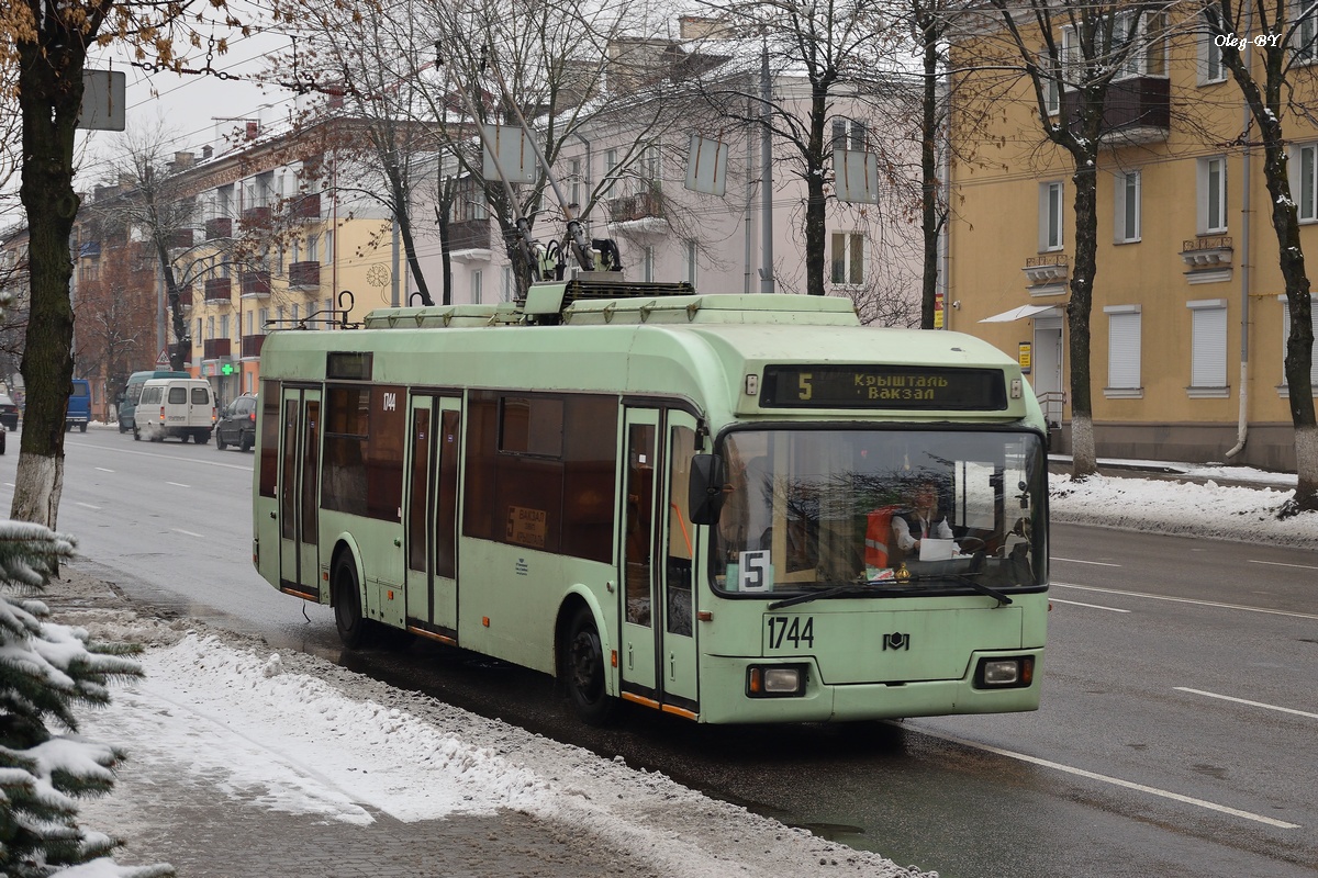 Гомель, БКМ 32102 № 1744