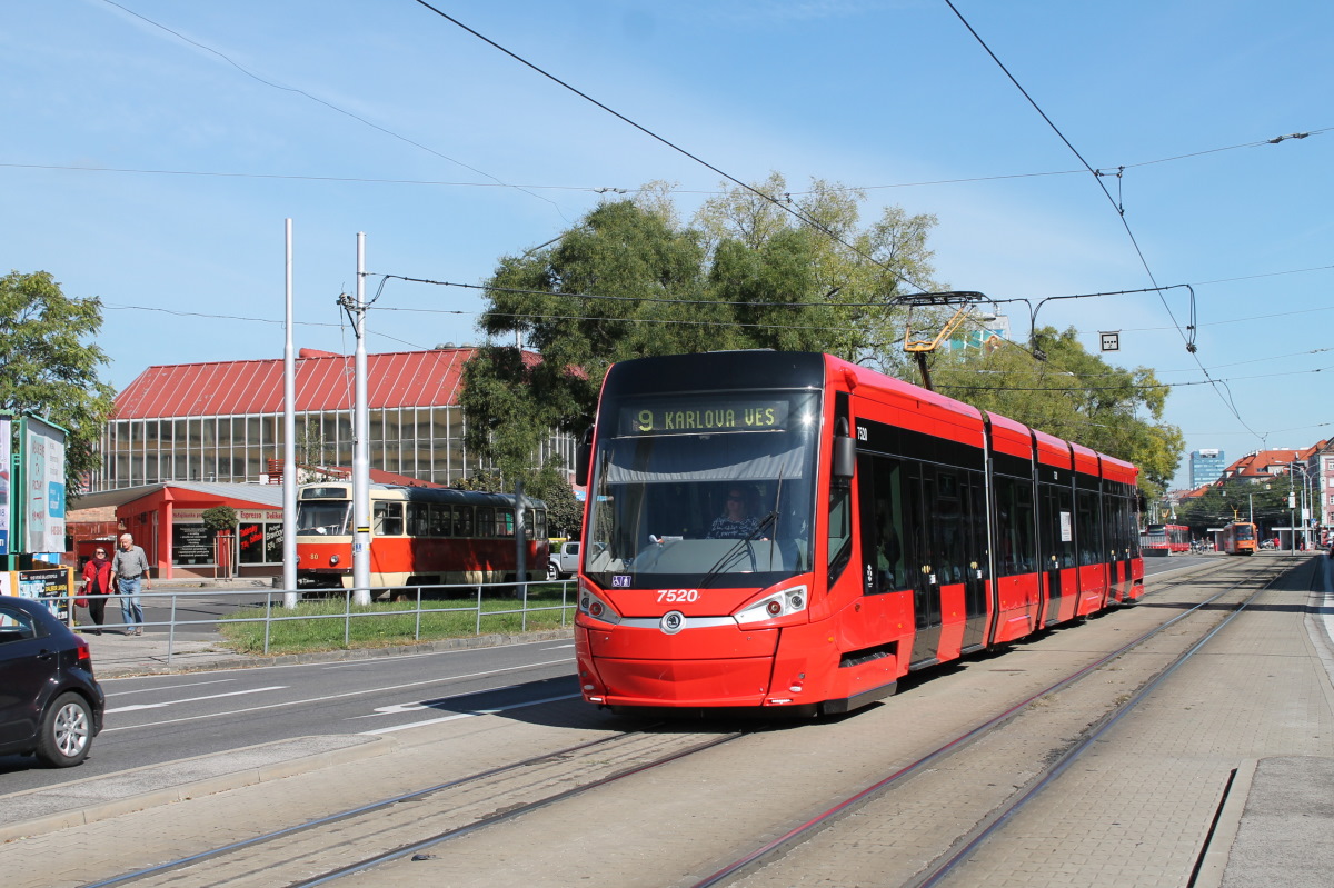 Братислава, Škoda 30T ForCity Plus № 7520