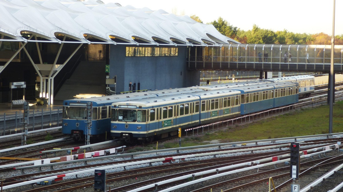 Мюнхен, WMD A2.1 № 7107; Мюнхен, WMD A2.3 № 7227; Мюнхен — U-Bahn — Линии U3/U6