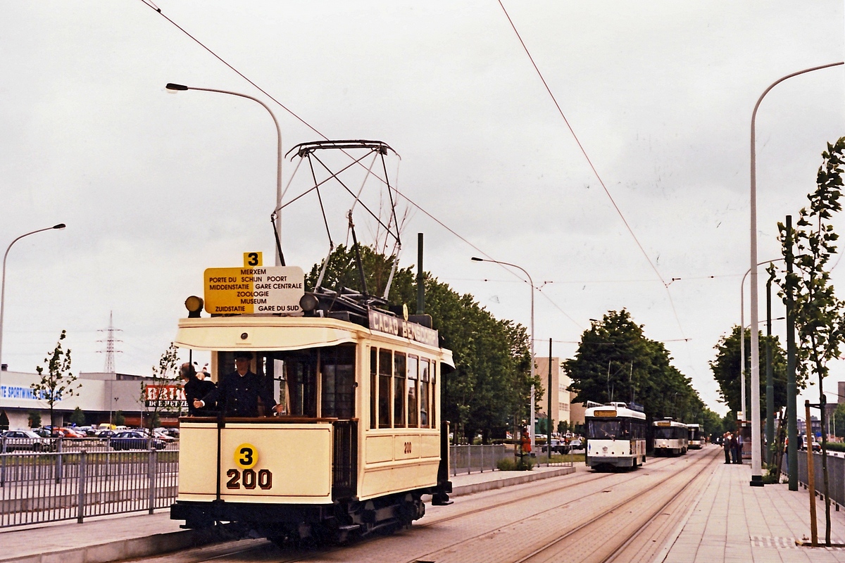 Антверпен, Двухосный моторный La Croyère № 200