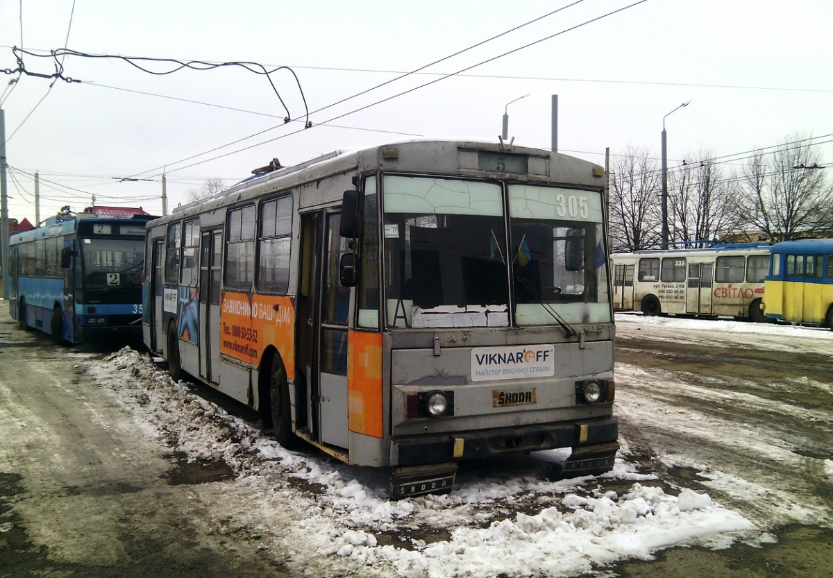 Черновцы, Škoda 14Tr89/6 № 305