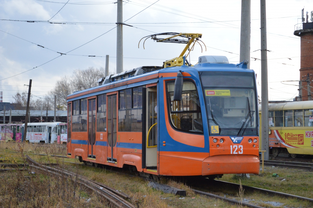 Khabarovsk, 71-623-02 № 123