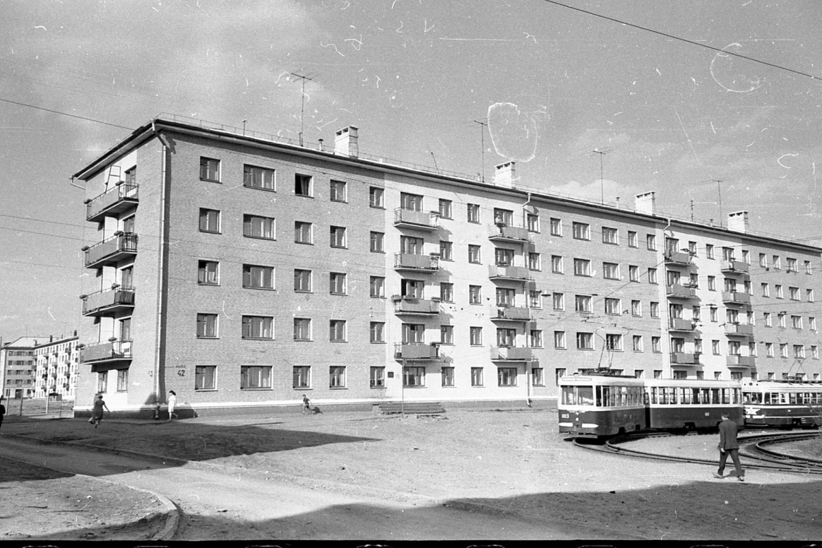 Omsk, KTM-2 č. 103; Omsk, KTP-2 č. 403; Omsk — Closed tram lines; Omsk — End stations and loops; Omsk — Historical photos