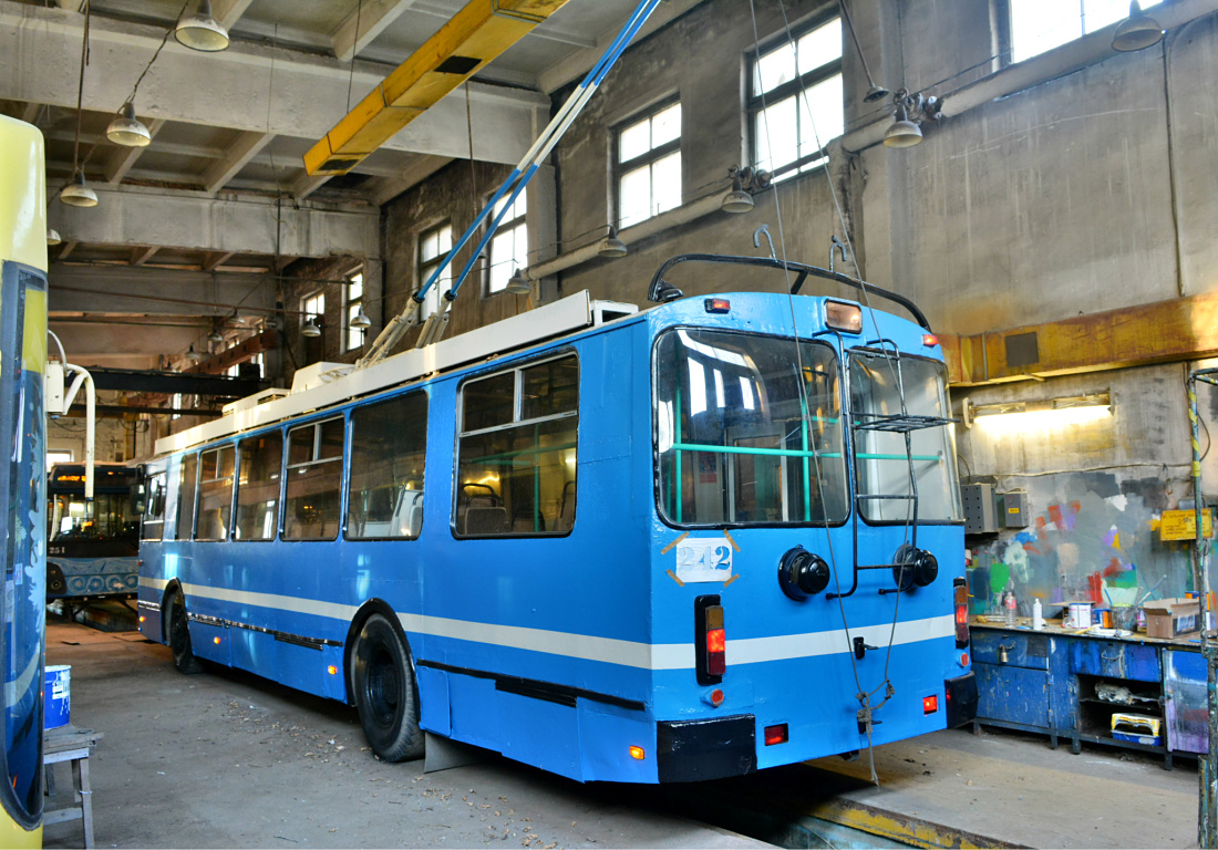 Владивосток, ЗиУ-682Г-016.02 № 241