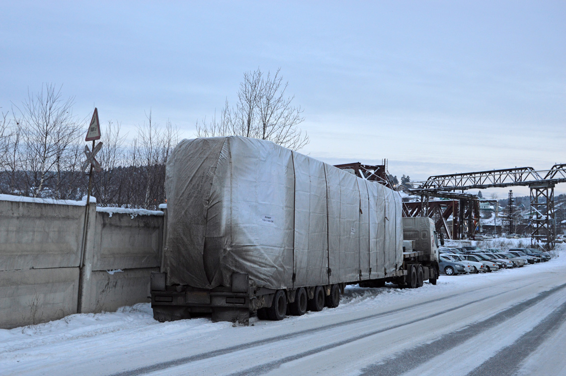 Sanktpēterburga, 71-633 № б/н; Ust-Katav — Tram cars for St. Petersburg