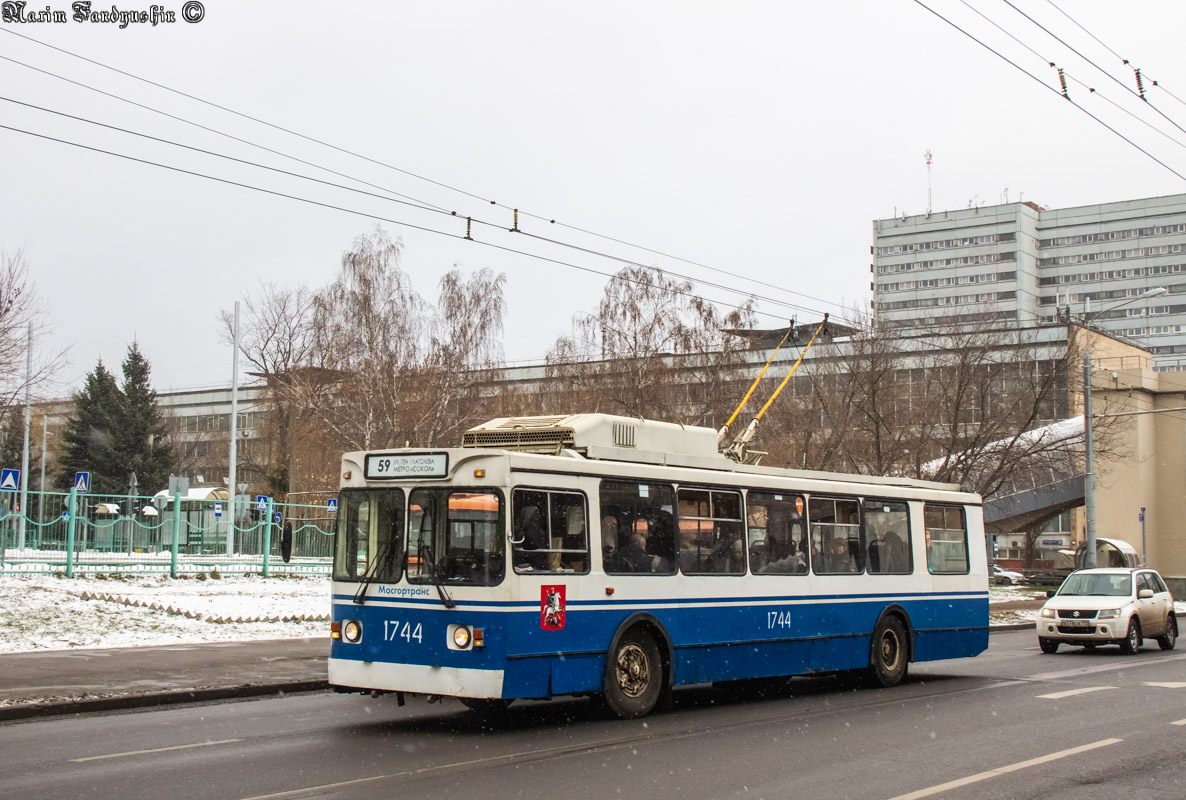 Москва, ЗиУ-682ГМ1 (с широкой передней дверью) № 1744