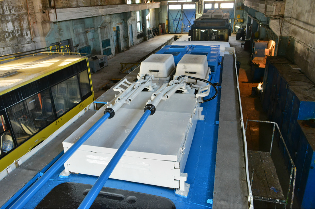 Владивосток, ЗиУ-682Г-016.02 № 241