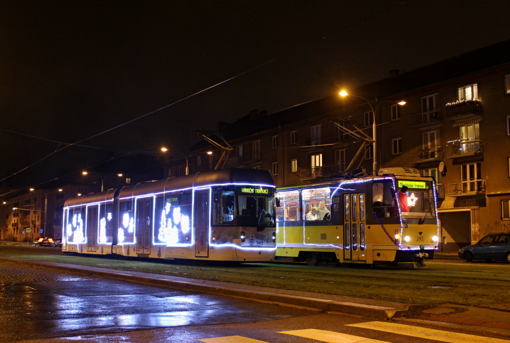 Пльзень, Vario LF2/2 IN № 362; Пльзень, Tatra KT8D5R.N2P № 292; Пльзень — Рождественский трамвай