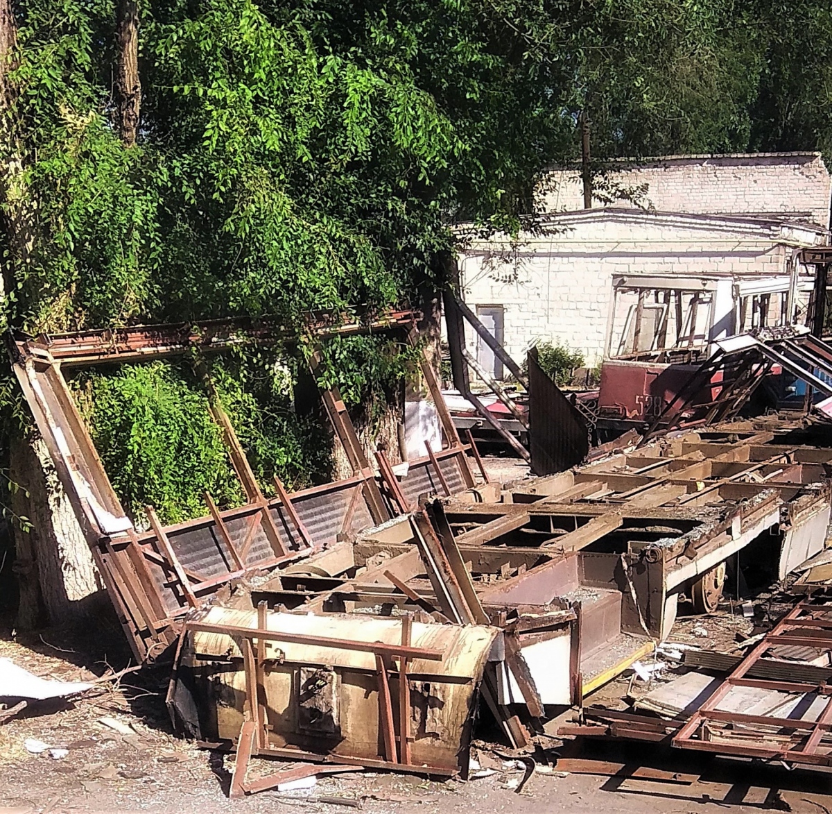 Мариуполь, 71-605А № 561