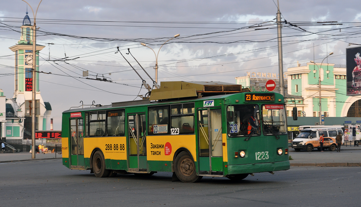 Nowosybirsk, ST-682G Nr 1223