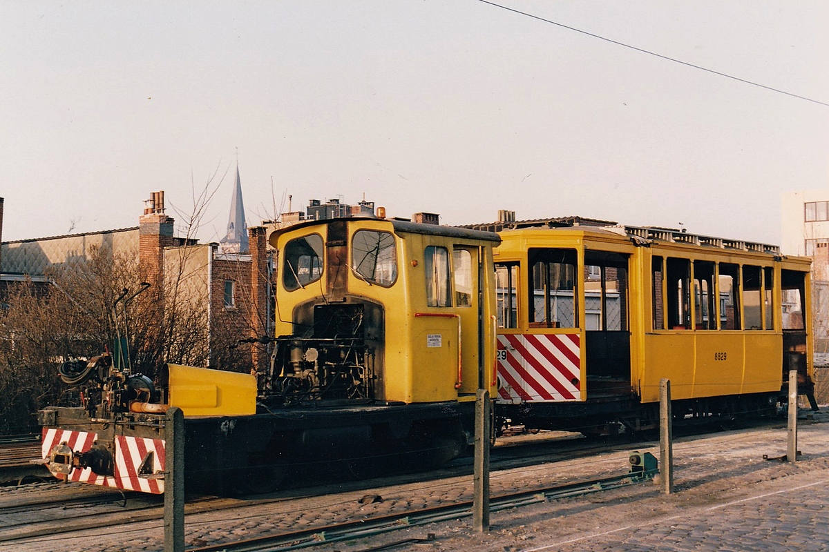 Antwerpen, Diesel locomotive Nr. n/n; Antwerpen, CGTA 2-axle motor car Nr. 8829; Antwerpen — Old Photos (city trams Antwerpen 1980 — 1999)