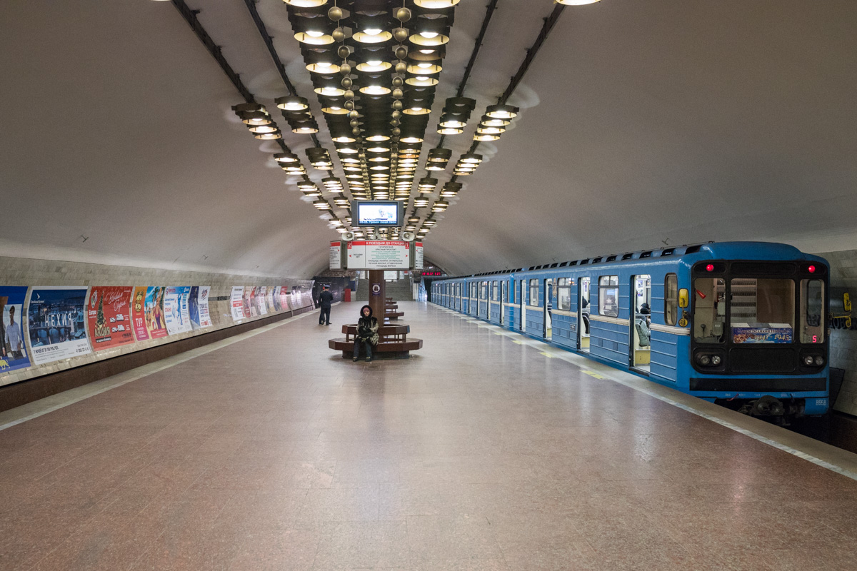 Новосибирск — [Ленинская линия] — станция "Заельцовская"