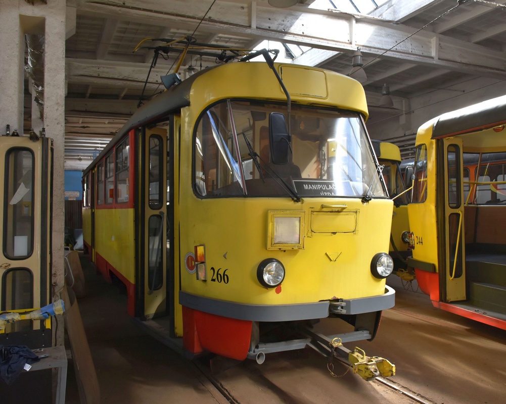 Мост ― Литвинов, Tatra T3SU № 266