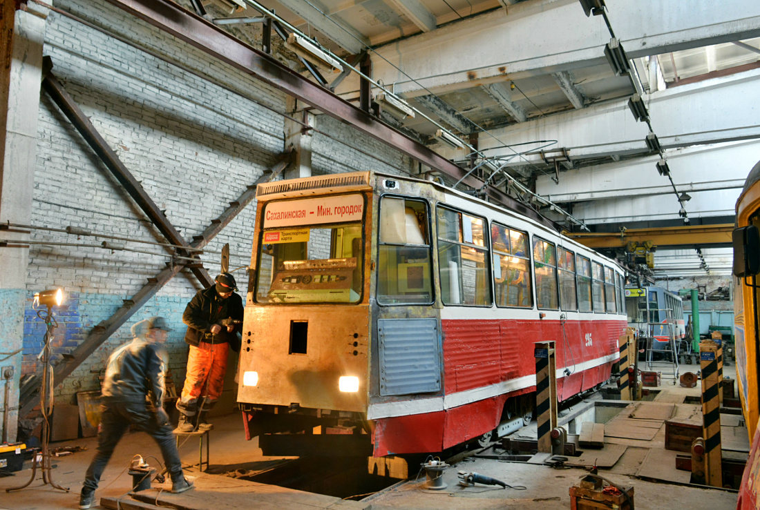 Владивосток, 71-605 (КТМ-5М3) № 295; Владивосток — Текущие ремонты и основные узлы вагонов Владивосток, 71-605 (КТМ-5М3) № 295; Владивосток — Текущие ремонты и основные узлы вагонов