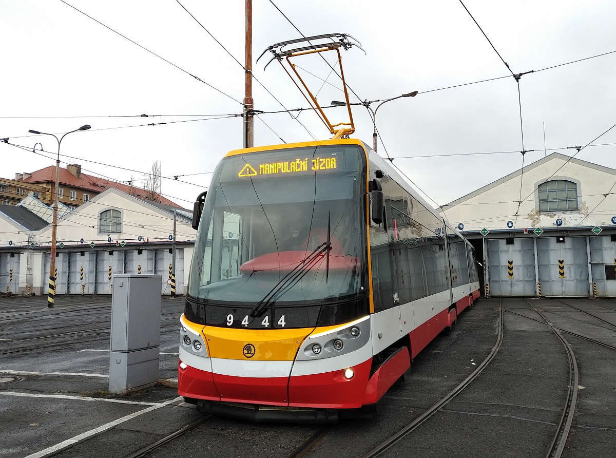 Прага, Škoda 15T7 ForCity Alfa Praha № 9444