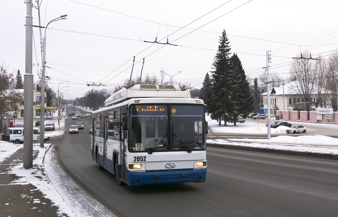 Уфа, БТЗ-52767 № 2052