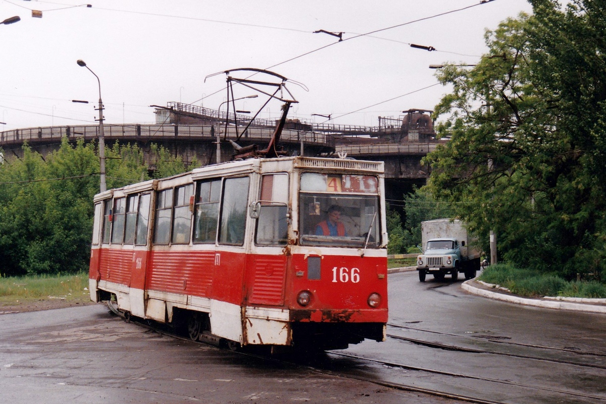 馬凱耶夫卡, 71-605 (KTM-5M3) # 166; 馬凱耶夫卡 — Photos by Alex Krakowsky — 21.05.1998