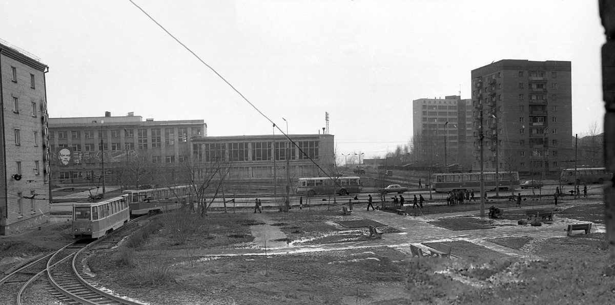 Омск, 71-605 (КТМ-5М3) № 229; Омск — Закрытые трамвайные линии; Омск — Исторические фотографии; Омск — Конечные станции и разворотные кольца