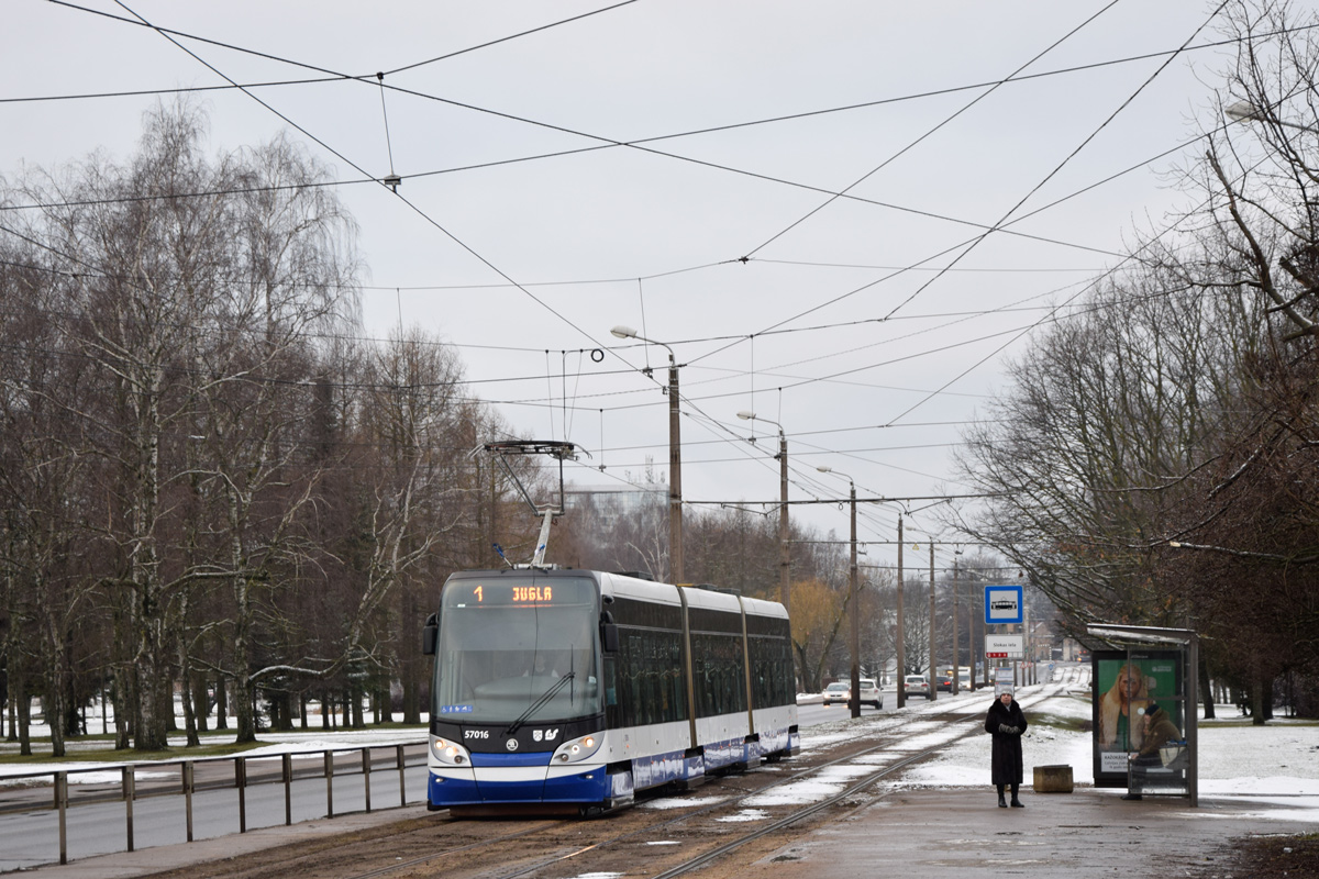 Рига, Škoda 15T ForCity Alfa Riga № 57016