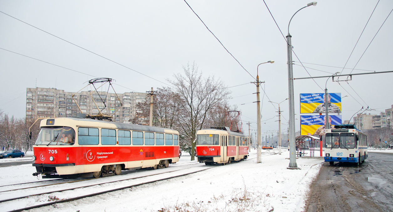 Мариуполь, Tatra T3SUCS № 705; Мариуполь, Tatra T3A № 724; Мариуполь, ЮМЗ Т2 № 1812