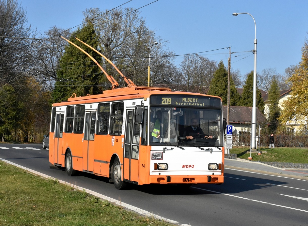 Опава, Škoda 14Tr17/6M № 74; Опава — 35 лет с вами — символическое прощание с троллейбусами 14Tr(M) / 35 let s Vami — symbolické rozlouceni s trolejbusy 14Tr(M)