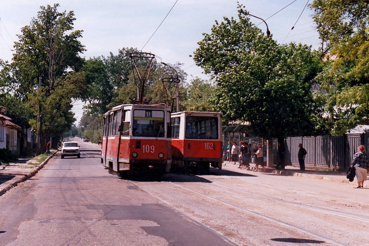Луганск, 71-605 (КТМ-5М3) № 109; Луганск, 71-605 (КТМ-5М3) № 162
