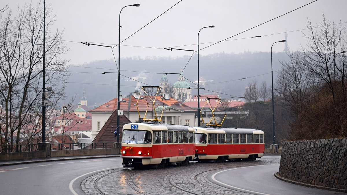 Praha, Tatra T3 nr. 6892; Praha, Tatra T3SUCS nr. 7174