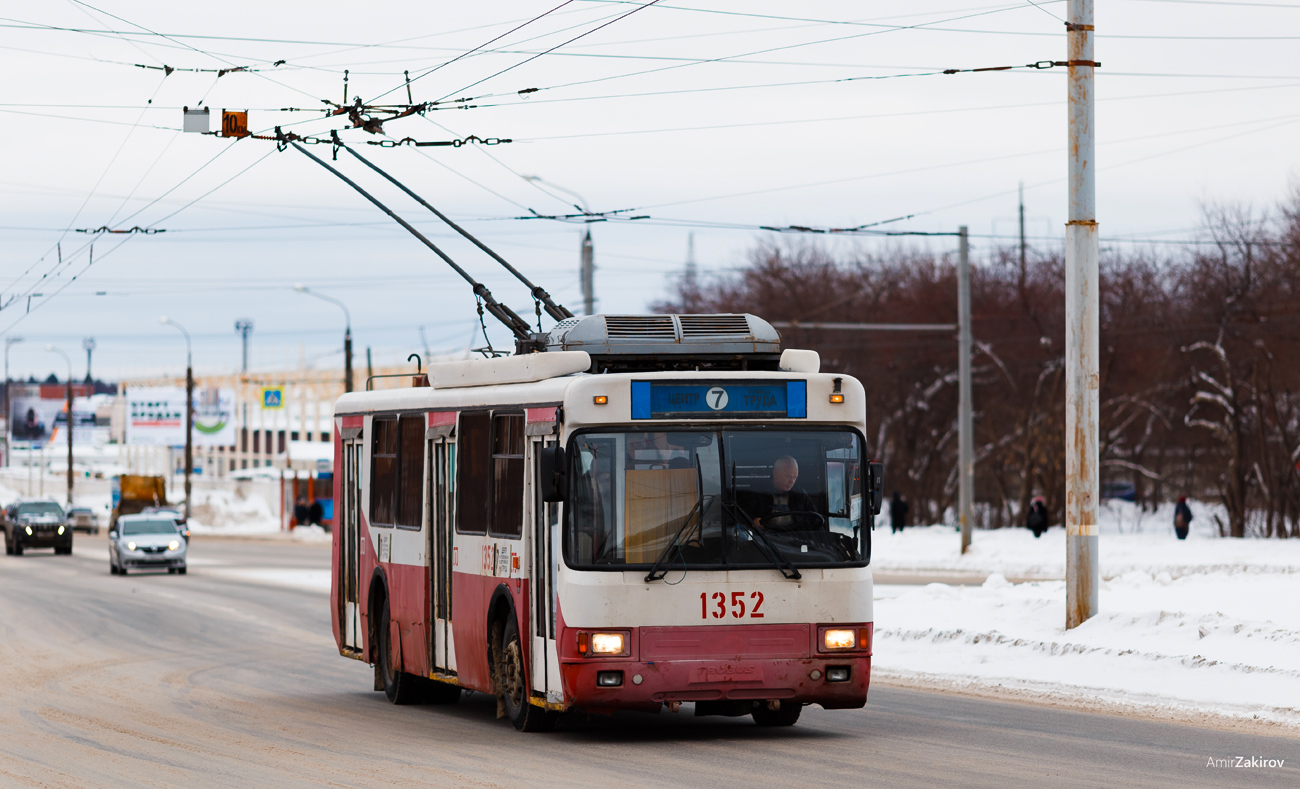 Ижевск, БТЗ-52761А № 1352