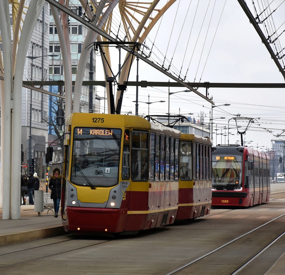 Łódź, Konstal 805NaND Br. 1275; Łódź, PESA Swing 122NaL Br. 1588