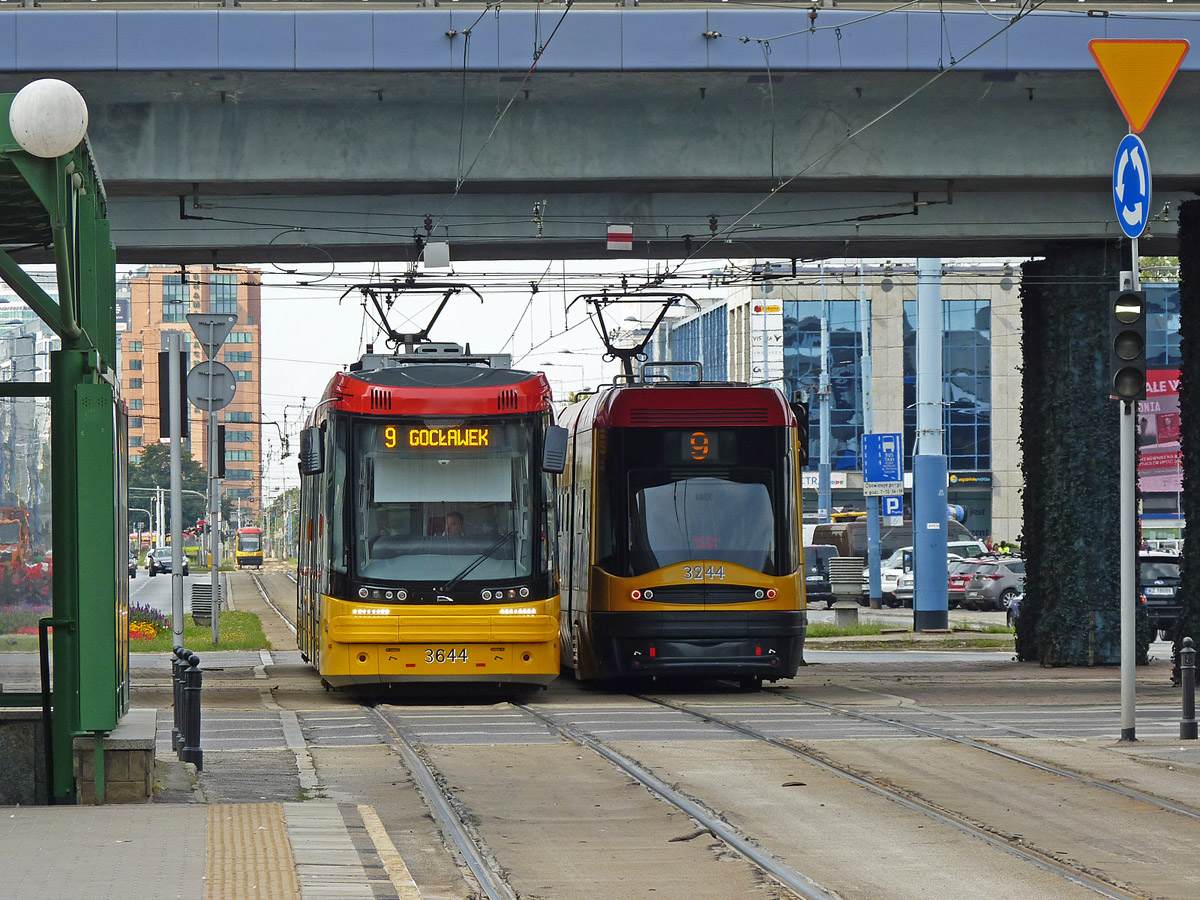 Варшава, PESA Jazz 128N № 3644; Варшава, PESA Swing 120Na № 3244