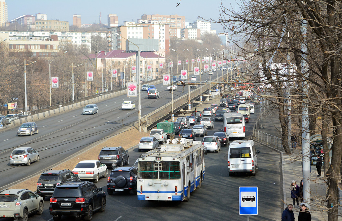 Владивосток, ЗиУ-682Г-016.02 № 250