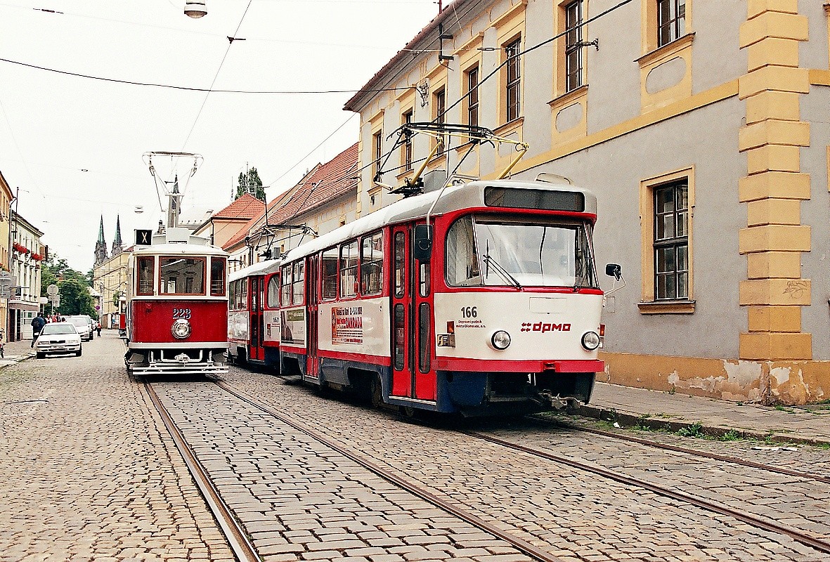 Olomouc, Ringhoffer DSM № 223; Olomouc, Tatra T3SUCS № 166 Olomouc, Ringhoffer DSM № 223; Olomouc, Tatra T3SUCS № 166