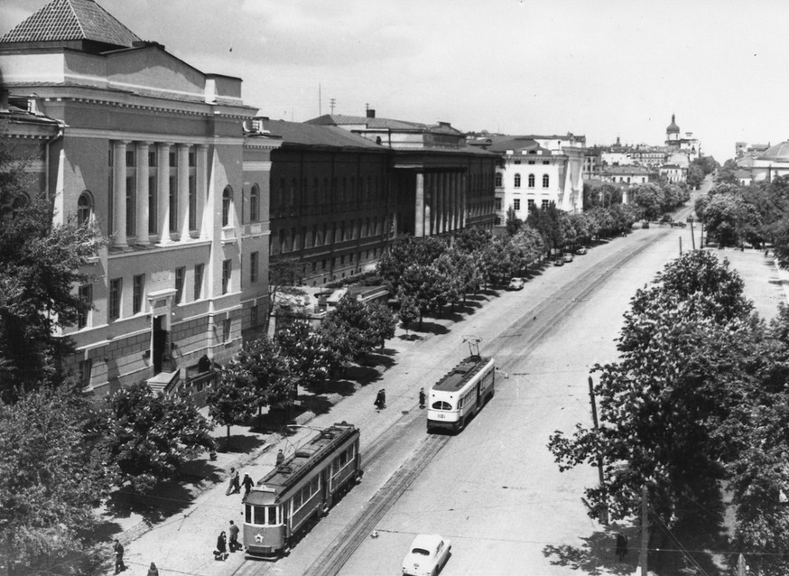 Киев, М1 (КТЦ) № 1101; Киев, Пульман № 1051