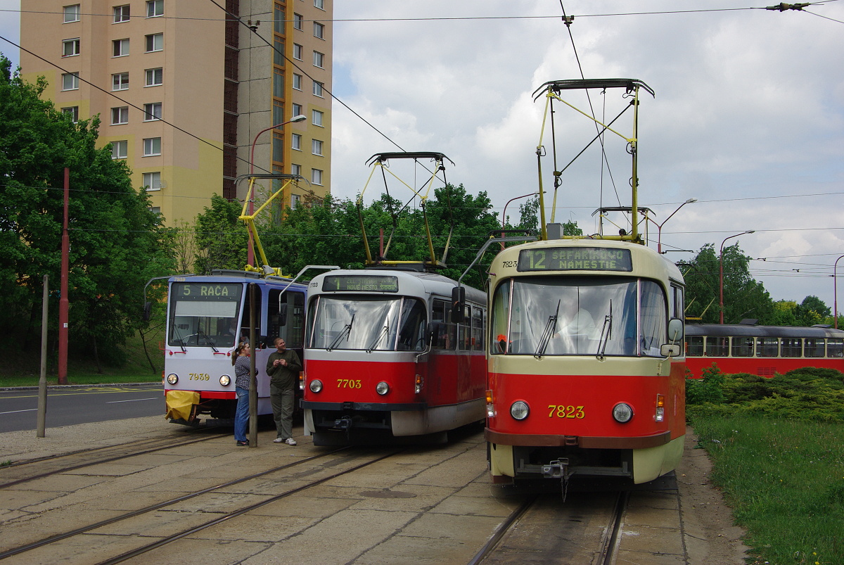 Bratislava, Tatra T3SUCS N°. 7823; Bratislava, Tatra T3R.PV N°. 7703; Bratislava, Tatra T6A5 N°. 7939