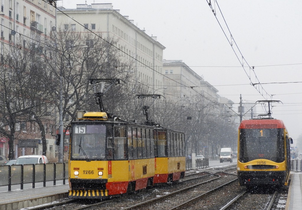 Варшава, Konstal 105Na № 1266; Варшава, PESA Swing 120Na № 3256