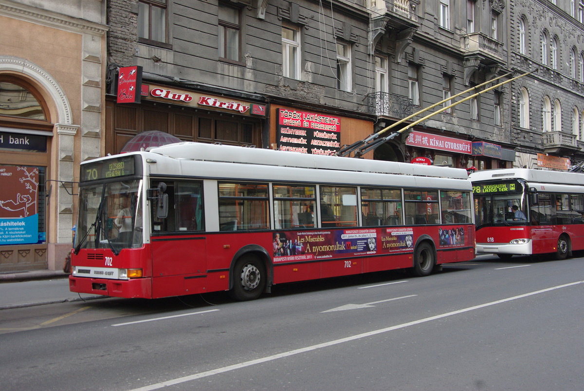 Будапешт, Ikarus 412.81 № 702