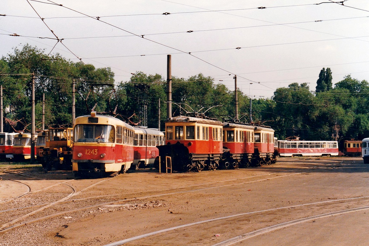 Днепр, Tatra T3SU № 1243; Днепр — Исторические фотографии: Серии иностранных авторов; Днепр — Территория трамвайных депо