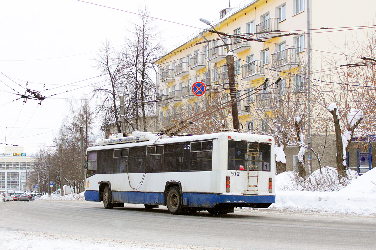Киров, БТЗ-52764Р № 512