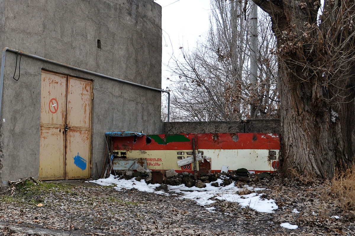 Ереван, Škoda 14Tr89/6 № 77; Ереван, Škoda 14Tr02/6 № 86; Ереван — Разные фотографии