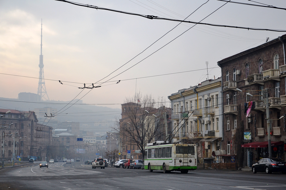 Yerevan, LiAZ-5280 (VZTM) № 013