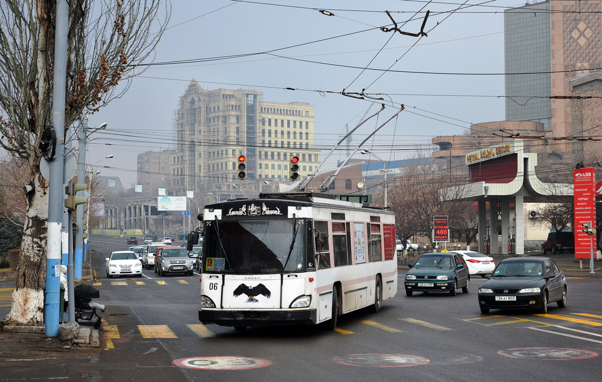 Ереван, Škoda 14Tr № 06