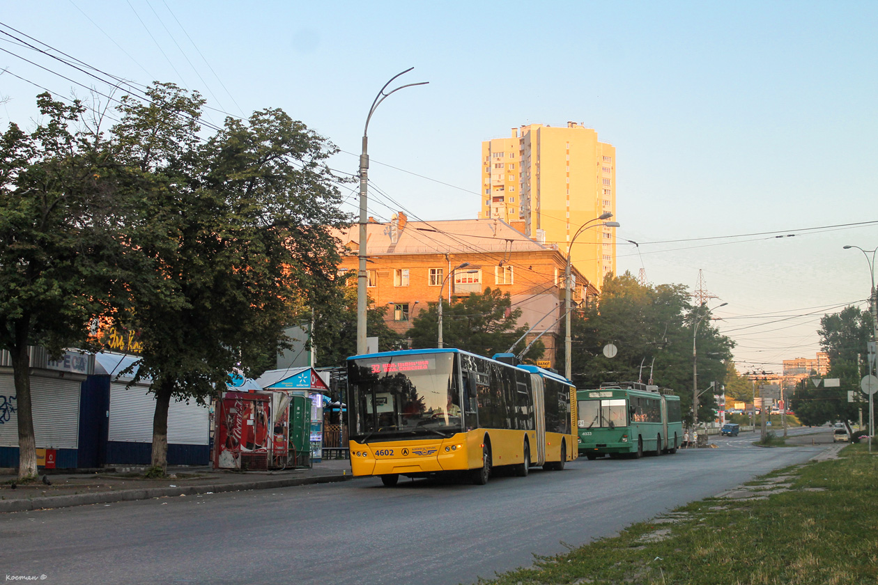 Киев, ЛАЗ E301D1 № 4602