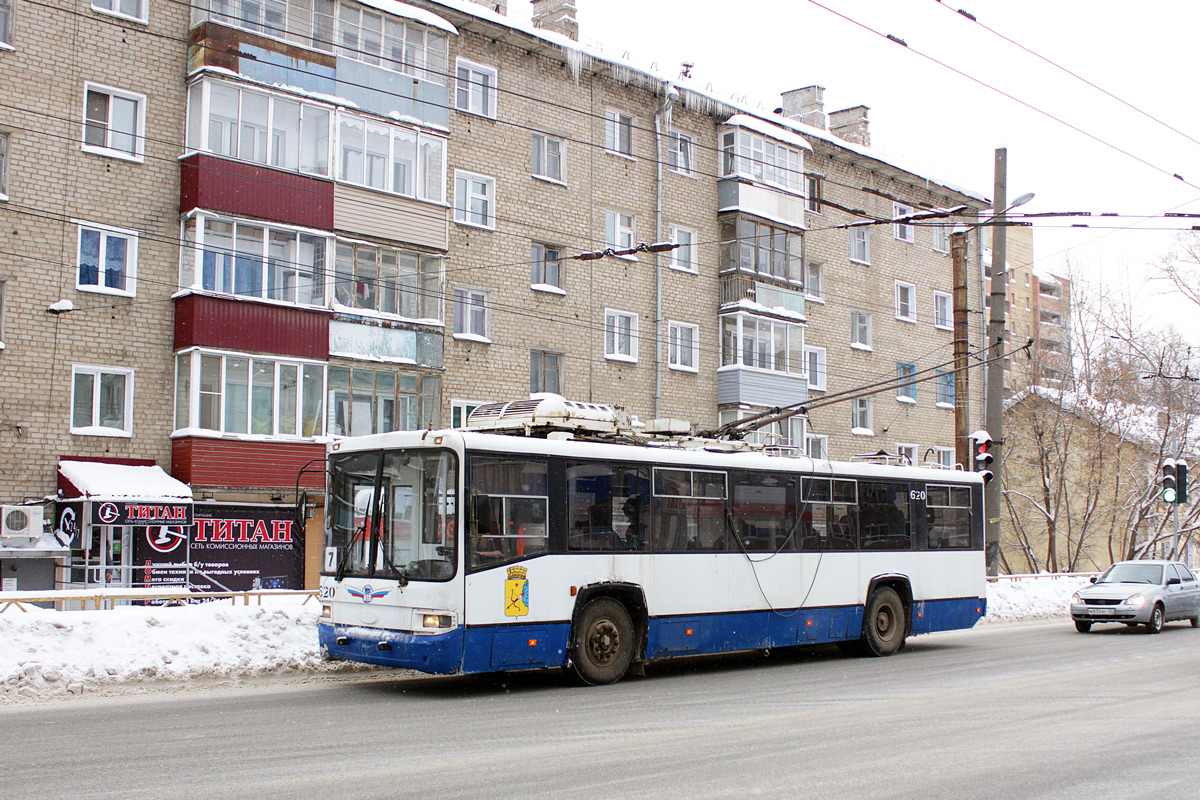 Киров, БТЗ-52768Р № 620