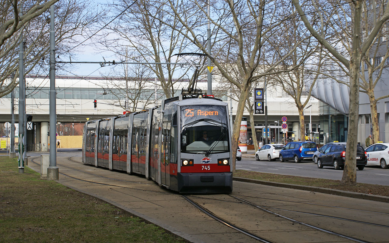 Вена, Siemens ULF-B1 № 745