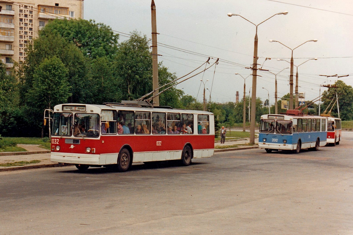 Житомир, ЗиУ-682Г [Г00] № 1032; Житомир, ЗиУ-682В1 № 2012