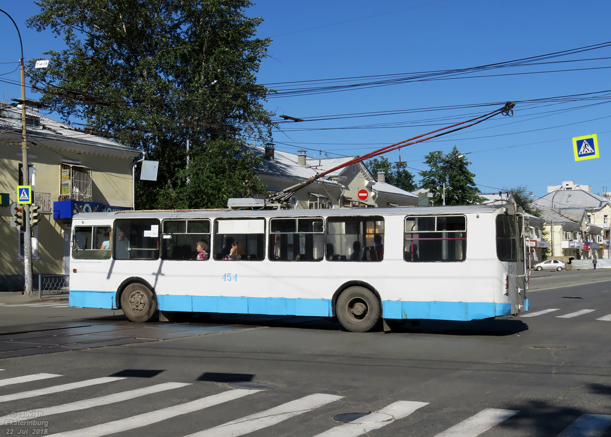 Екатеринбург, ЗиУ-682Г-016 (012) № 454