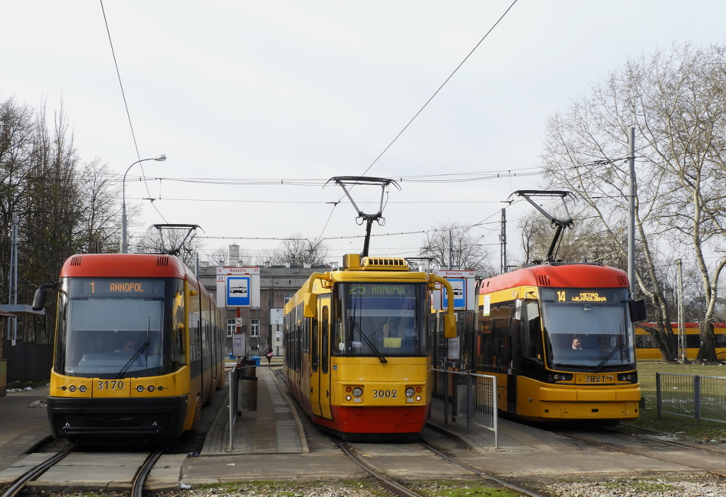 Варшава, PESA Swing 120Na № 3170; Варшава, Konstal 116Na/3 № 3002; Варшава, PESA Jazz 134N № 3821